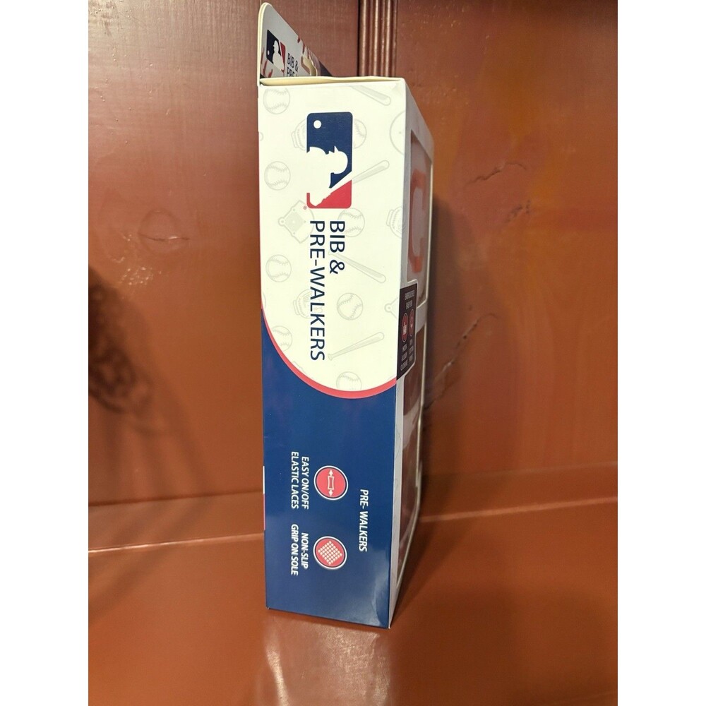 MLB Baby Fanatic Cleveland Indians Bib & Pre-Walkers 0-6 Months NIB - Picture 4 of 9